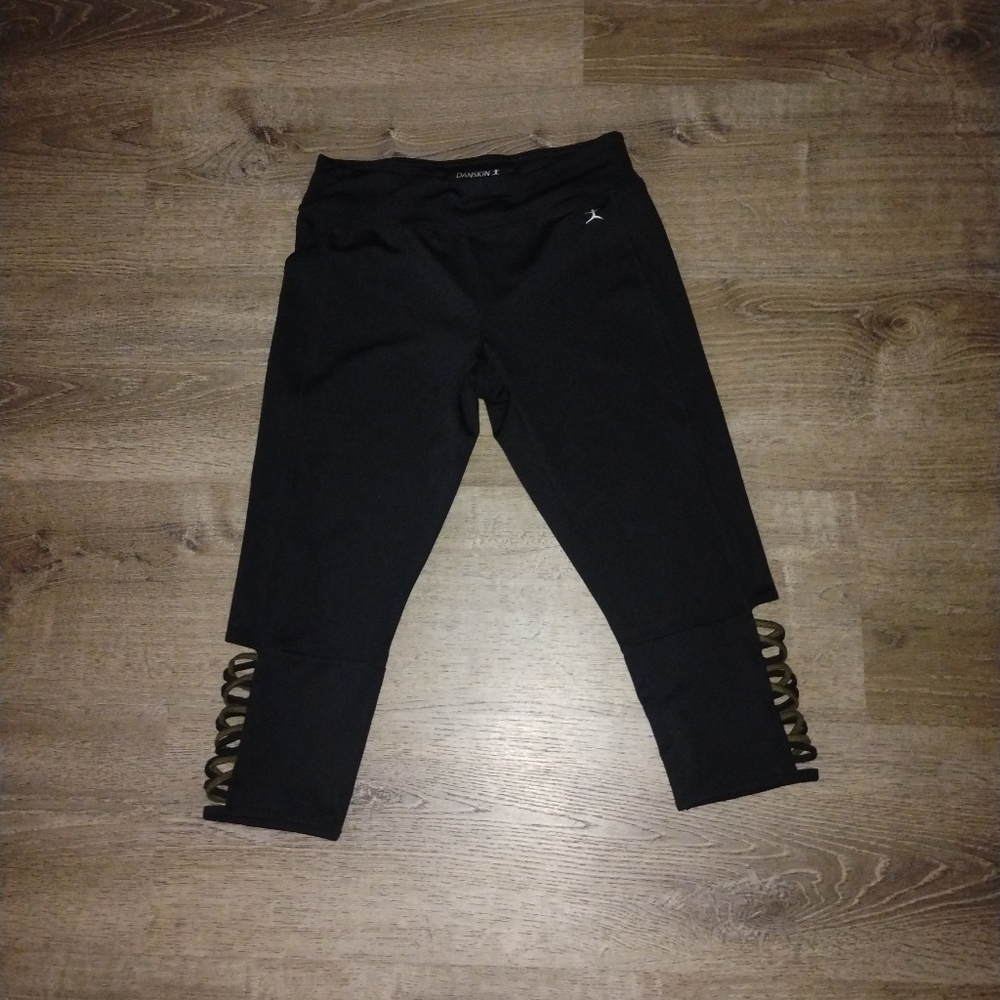 DANSKIN Black Cropped Athletic Leggings w/ Lace-Up Cutout Hem - Size M